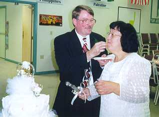 cake_elaine.jpg (11096 bytes)